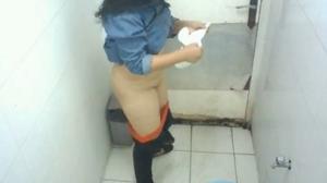 Ngintip Ditemenin Temen Pipis