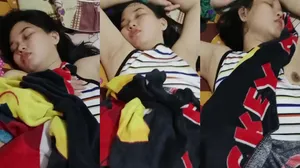Tetangga Nekat Masuk Rumah Binor Lagi Tidur